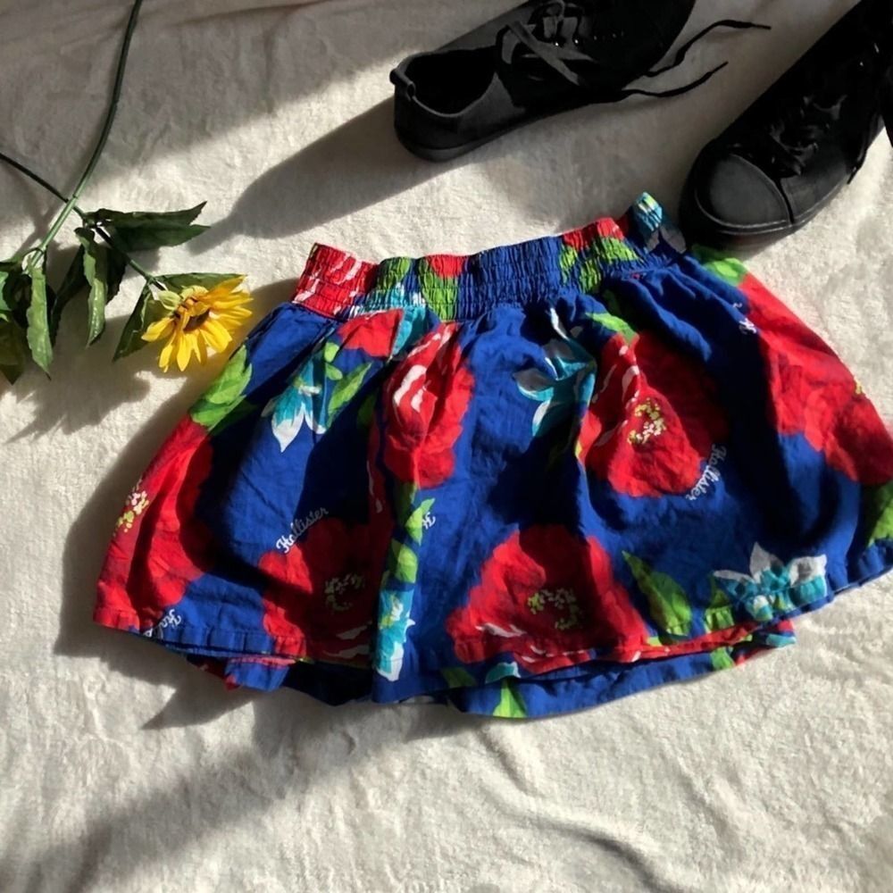 *428 Hollister a Floral Print Mini Skirt
